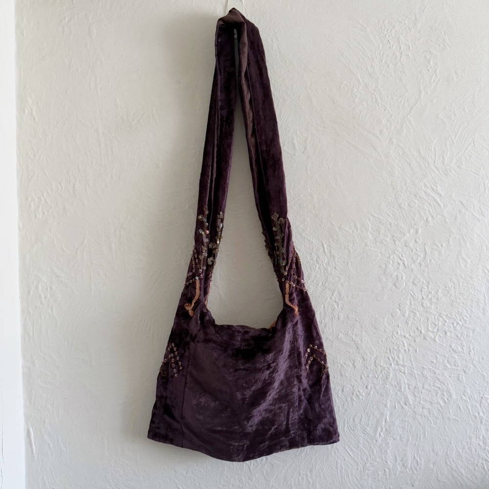 SOLD Y2K Aldo Velvet Floral Beaded Embroidered Hobo Bag - Picture 4 of 5